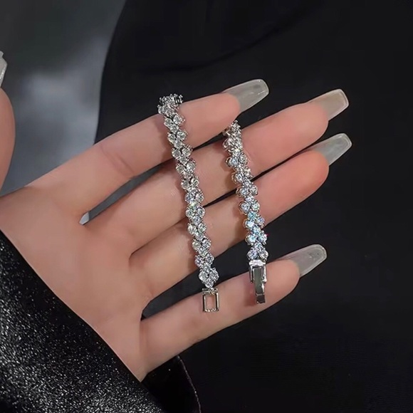 Jewelry - Silver Crystal Tennis Bracelet - Sparkling Clear Stones
